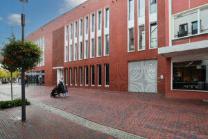 Window with Building and Window showing text 'A DICET GMYJO SiNN'.